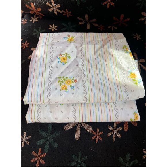 Vintage 1970s Rainbow Pillowcase - Picture 1 of 5